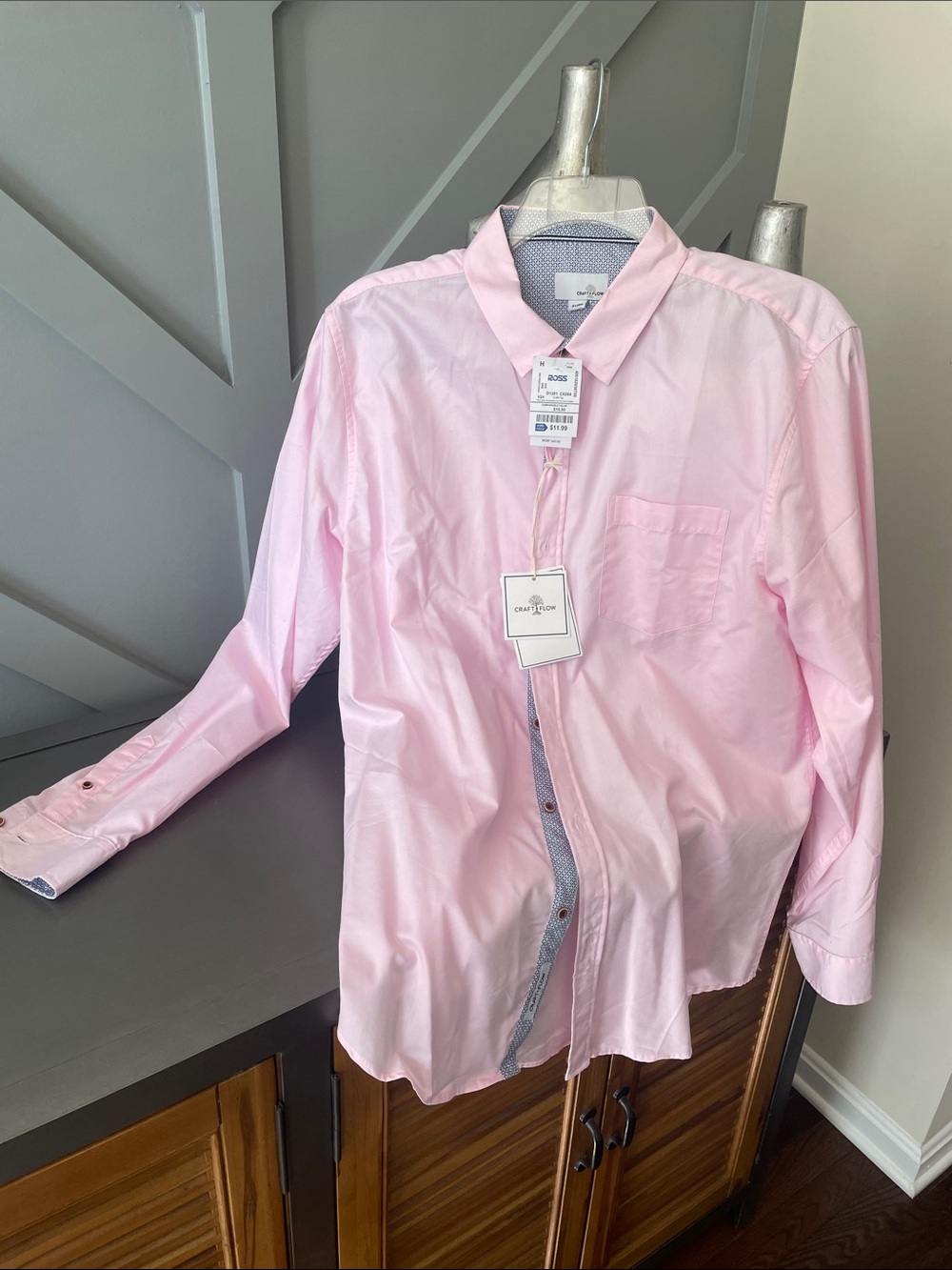 Men’s Pink Long-Sleeve Dress Shirt